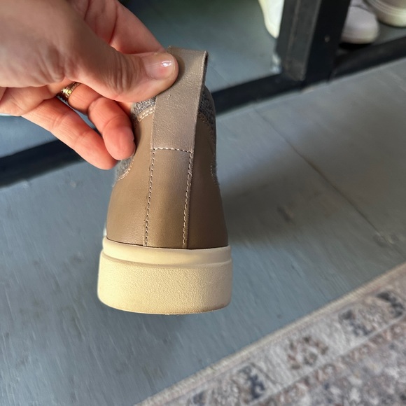 Lucky Brand Gray slip on womans size 9.5 - Picture 4 of 4